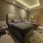 Stunning 2Br Paramount Apartment
