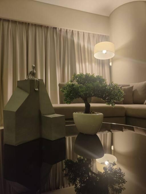 Stunning 2br Paramount *